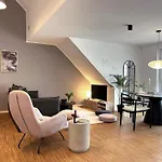 Neues Modernes Dachgeschossloft Naehe Zentrum Uni Messe *