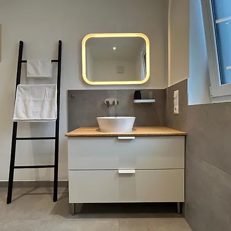 Neues Modernes Dachgeschossloft Nähe Zentrum Uni Messe Apartment *