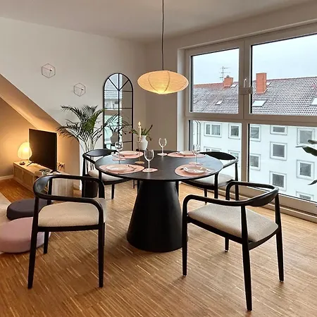 Neues Modernes Dachgeschossloft Naehe Zentrum Uni Messe הנובר