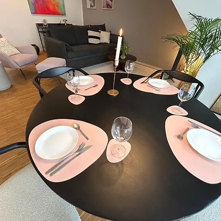 Neues Modernes Dachgeschossloft Naehe Zentrum Uni Messe הנובר