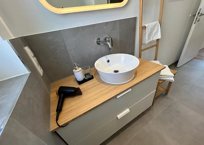 Neues Modernes Dachgeschossloft Naehe Zentrum Uni Messe *