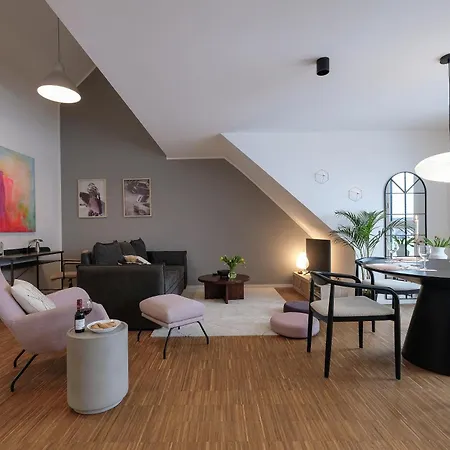 Neues Modernes Dachgeschossloft Naehe Zentrum Uni Messe Hannover